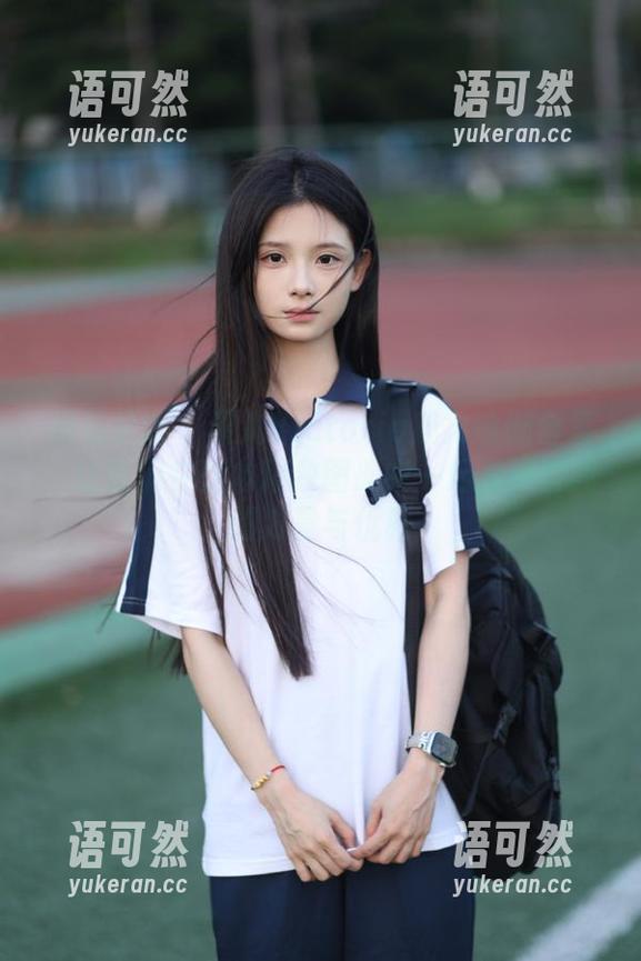 模范学院 - 果儿Victoria魅力瑜伽合集：让我们在这本精致图册中一起发现自我的力量与优雅