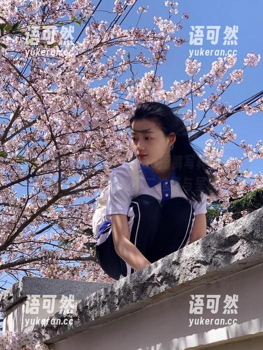 模范学院 - 露露Andrea短裤写真合集，夏日时尚风潮的不二选择与呈现