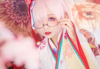樱井小莜秘书写真作品集，让我们一起观看她的每个动人瞬间！