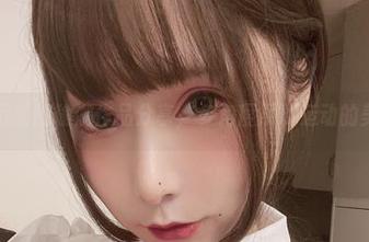 次屁啦的瑜伽作品分享，多角度展现运动的美学