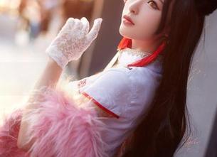 清颜颜子的女巫写真再更新，图片中的魅力让人惊叹不已！