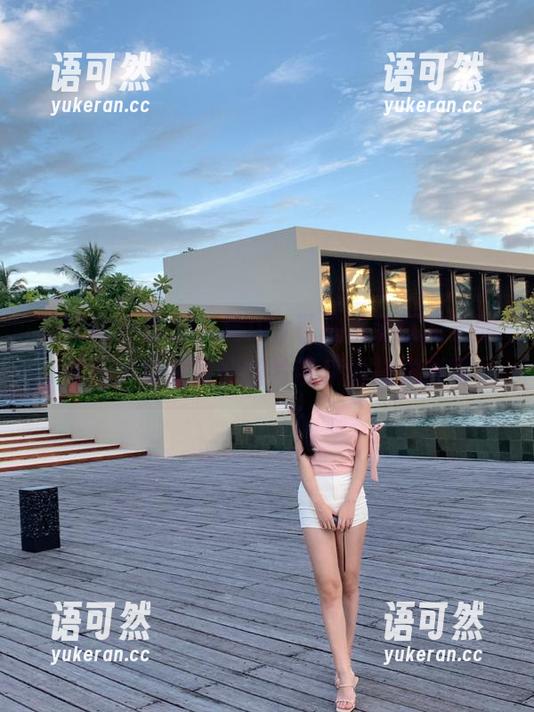 爱蜜社 - 探索九尾Ivy私拍水手服的美丽瞬间，尽情享受图片带来的视觉盛宴