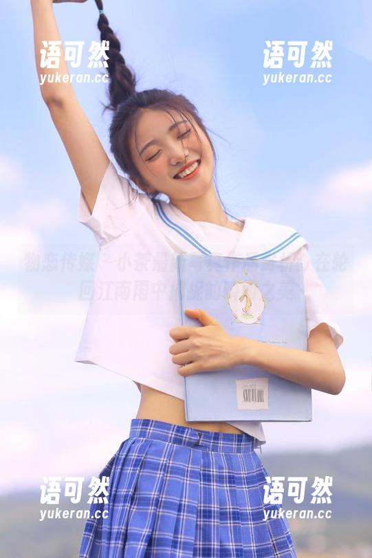 物恋传媒 - 小茶最新写真作品赏析：在轮回江南雨中捕捉的瞬间之美