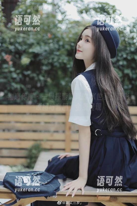 物恋传媒 - 一同探索岚岚的JK世界：精彩原图与套图，全景呈现