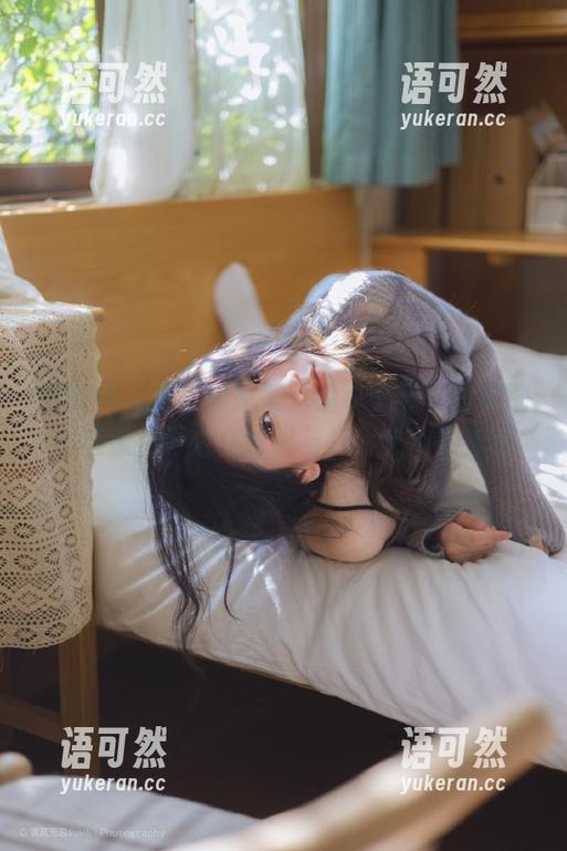 微密圈 - 夏季的风情：猪小七泳衣写真图片合集，游走在时尚与青春之间的美丽