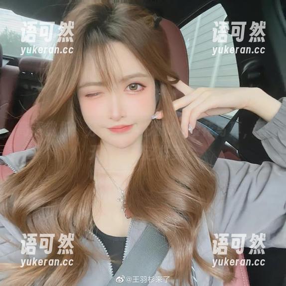 高清赏析！分享王羽杉的JK樱花写真，春天就是要这样美！