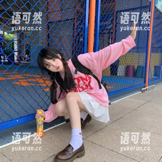 邀你畅游“白莉爱吃巧克力”教室，尽享多元图库资源的魅力