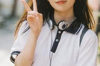 探索白莉爱吃巧克力的打工女仆写真图集分享，感受生活中的精致与优雅