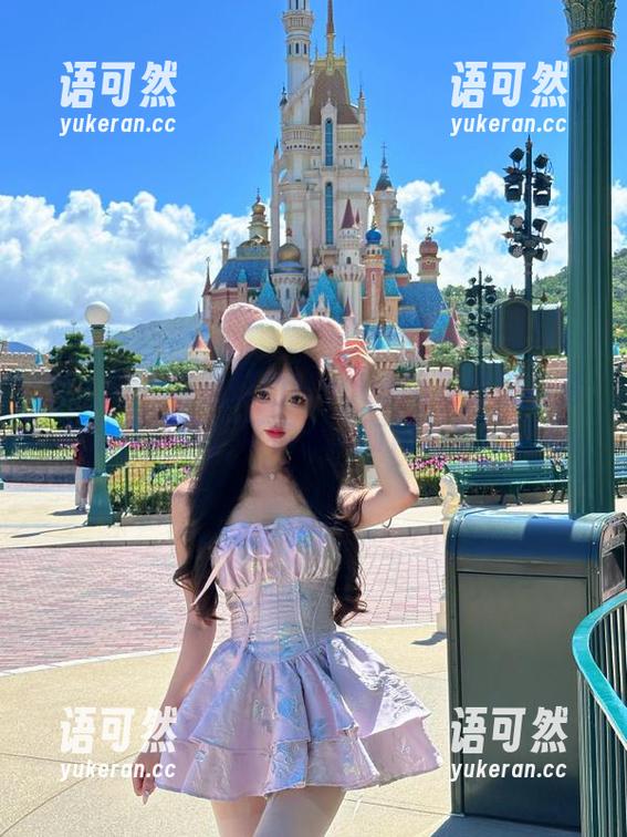 秀人网 - 奇迹般的Manuela玛鲁娜高清美腿作品集，带你进入时尚的梦幻世界