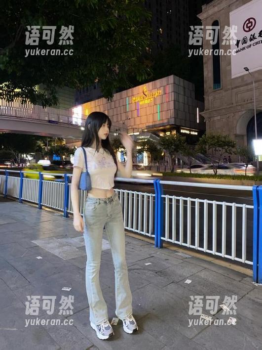 秀人网 - 亲密接触时尚，允尔定制写真套装为你开启美丽新旅程