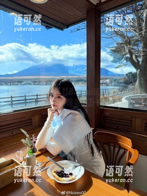 秀人网 - 透视凯竹BuiBui的秘密：高清写真分享展现她的万千风情