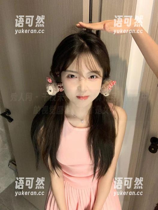 秀人网 - 千夜未来长腿写真作品，网盘中的视觉盛宴，谁才是女神？