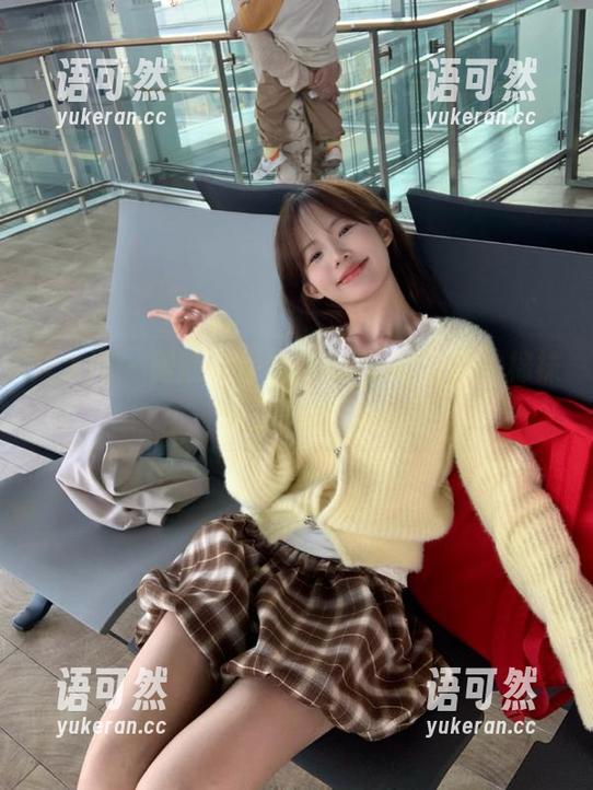 秀人网 - 跟随呆呆的瑞BB，踏入她的棉袜美图写真梦境