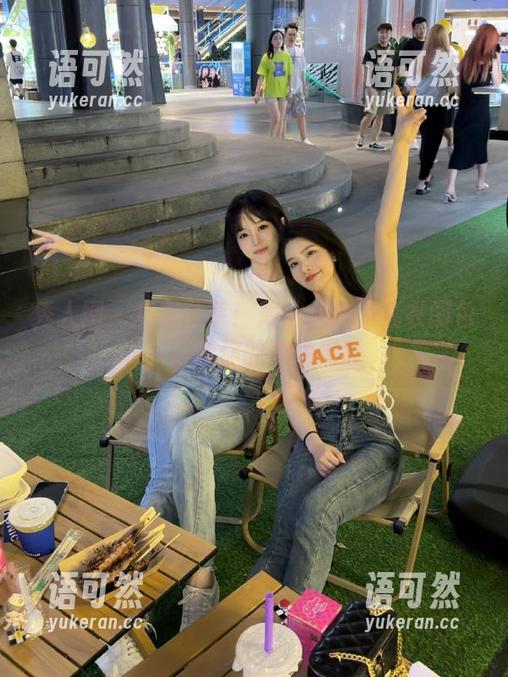 秀人网 - 免费分享：周波儿独特睡衣图包，打造你的时尚灵感