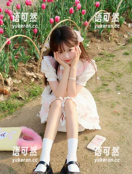 秀人网 - 欣赏周琰琳LIN的黑丝私房作品，感受她与时尚的完美互动