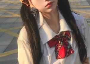 秀人网 – 探秘大白兔吖浴室写真，在线资源带你领略美丽与趣味