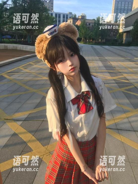 秀人网 - 探秘大白兔吖浴室写真，在线资源带你领略美丽与趣味