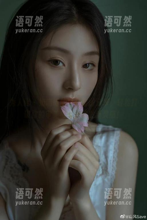 秀人网 - 奶喵喵的白丝套图分享，轻松打破你的审美疲劳，焕发新灵感！