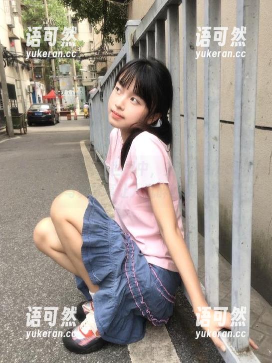 秀人网 - 在高清世界中，安然Maleah的白衬衫写真分享让人沉醉的视觉盛宴！