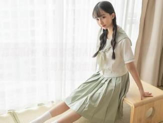 秀人网 – 独家曝料！最新容容容Alice学妹写真资源背后的故事，绝对让你意想不到！