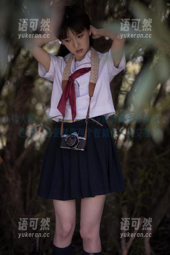 秀人网 - 深入小夕Kitty制服美图分享的世界，感受时尚与个性如何完美交融