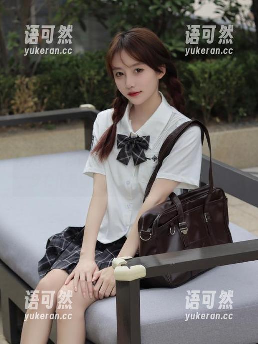 秀人网 - 向时尚博主小泡芙winna学习，皮衣作品图包为你带来无穷灵感哦！