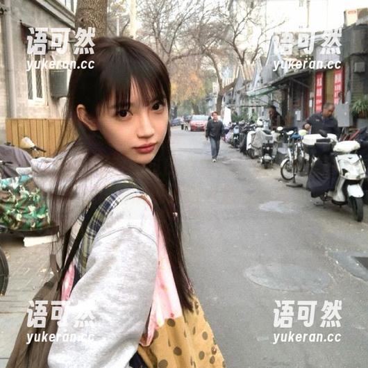 秀人网 - 不容错过的小薯条nienie最新写真，短裙展现无限风情与个性！