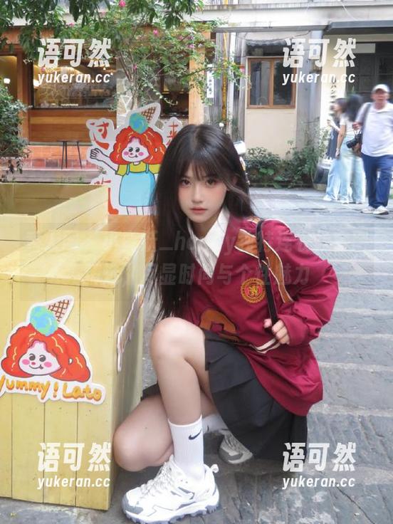 秀人网 - 小蛮妖_honey独特连衣裙套图精选，尽显时尚与个性魅力
