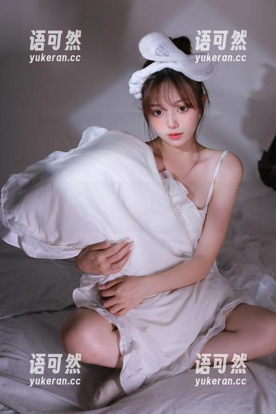 秀人网 - 甜美风格的幼幼写真合集：剧情图包带你进入梦幻世界