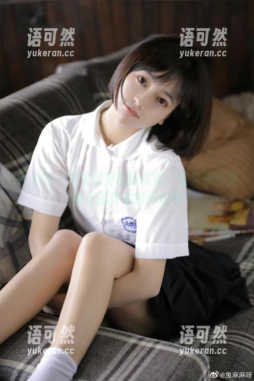 秀人网 - 将短裙穿出新高度：戴允祺的美图作品教你如何优雅