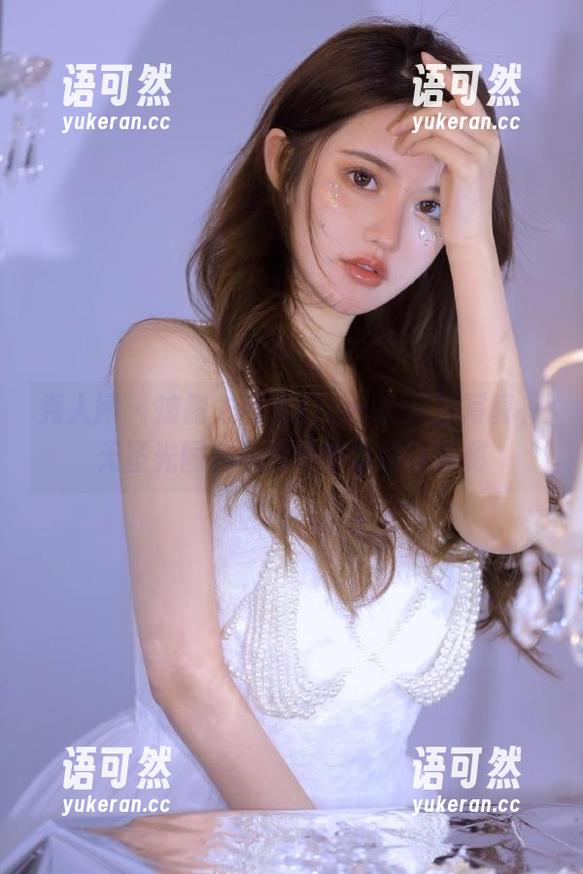 秀人网 - 披露朱可儿Flower浴缸写真，无圣光图包承载她的柔美与神秘