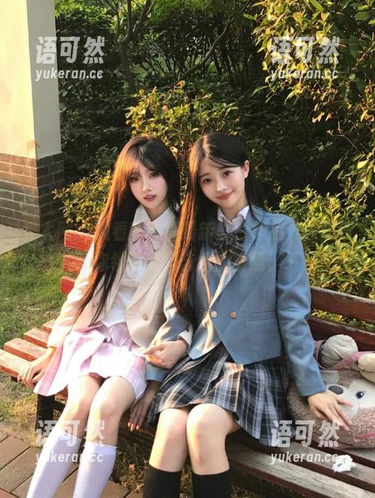 秀人网 - 观看李七喜最新黑白作品，原图带你领略写真艺术的精髓。