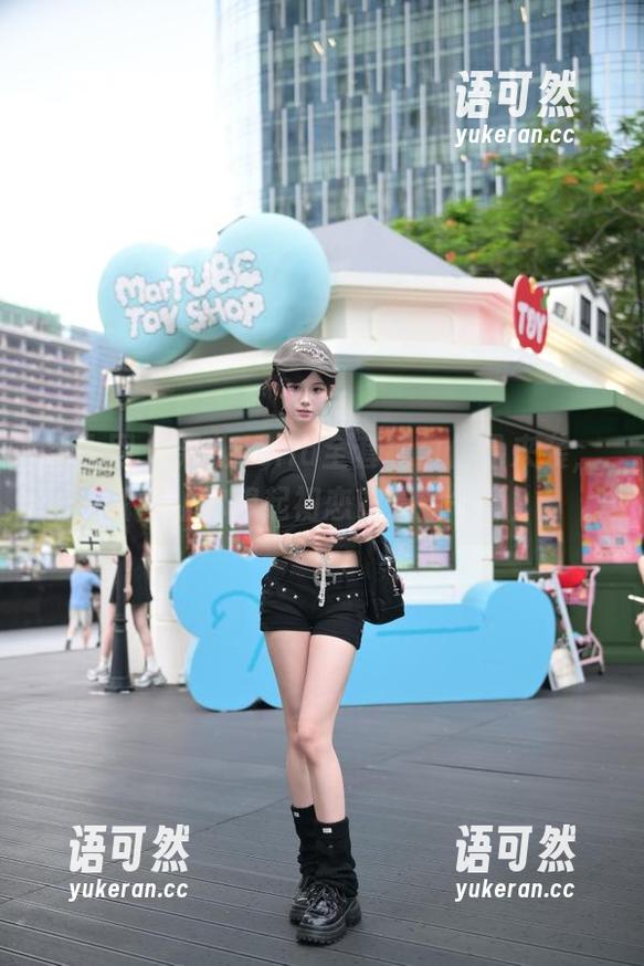 秀人网 - 果儿celia全套纯白作品来袭，瞬间让你想起初恋的清新气息！