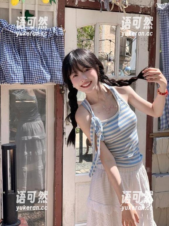 秀人网 - 高清桃色奶酪高跟鞋图包，踏出自信与风格的独特步伐