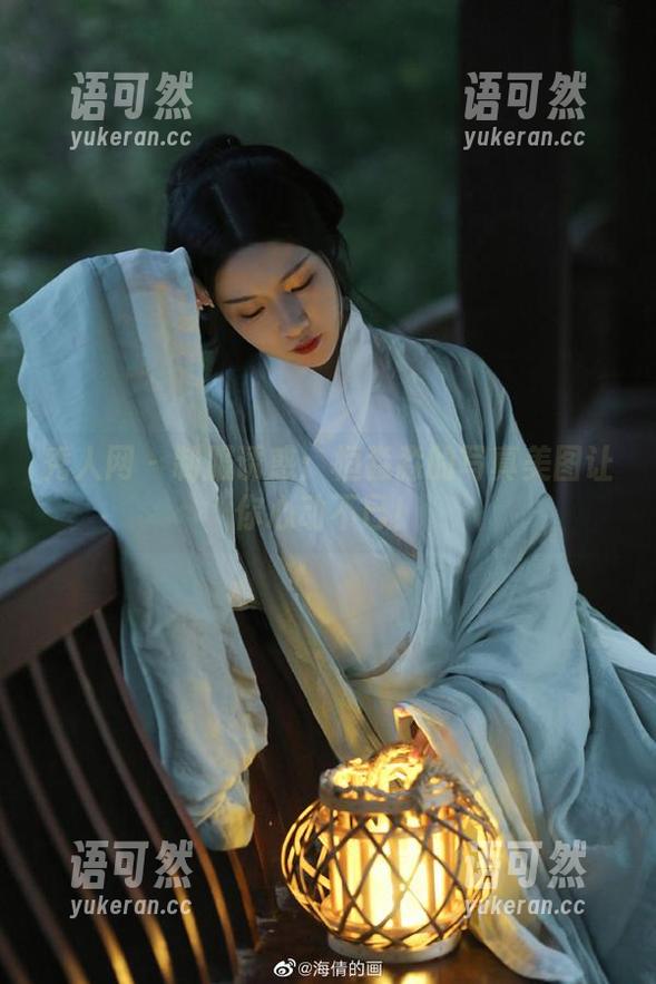 秀人网 - 制服诱惑：桓淼淼的写真美图让你心动不已！