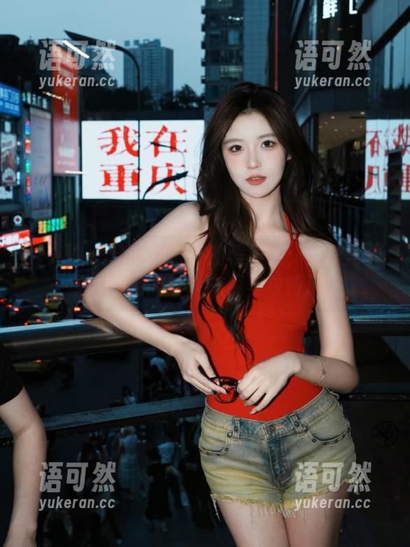 秀人网 - 分享不一样的程程程：黑丝写真集揭秘她的时尚态度与独特风格