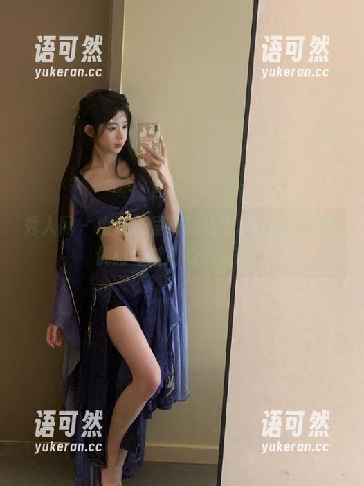 秀人网 - 由葛征呈现的连衣裙美图，尽享优雅与时尚的完美图集