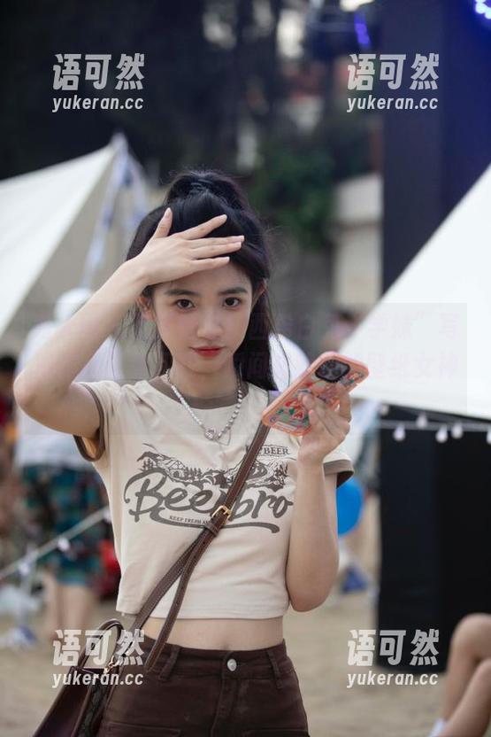 秀人网 - 不要错过！西希白兔“学妹”写真作品限量下载，瞬间成就你的壁纸女神！