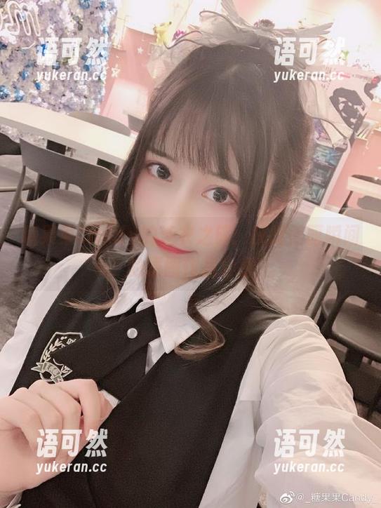 糖果果Candy的泳衣之旅：捕捉美丽瞬间的原图作品分享