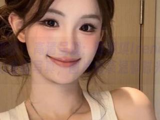 糖果画报 – 高清呈现：萌琪琪Irene的梦幻圣诞写真，图片记录温馨时光