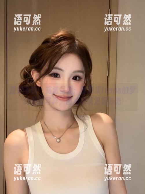 糖果画报 - 高清呈现：萌琪琪Irene的梦幻圣诞写真，图片记录温馨时光