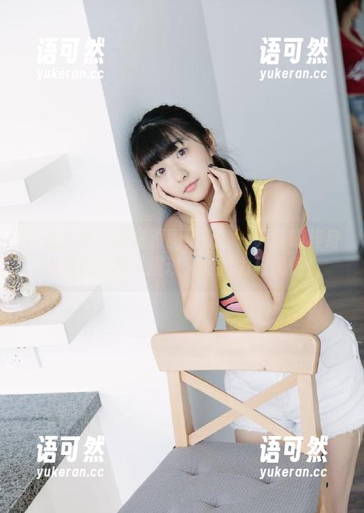 紧急企划 - 闪耀原图更新：一只喵喵梓身着黑丝制服，展现无限魅力与风情！
