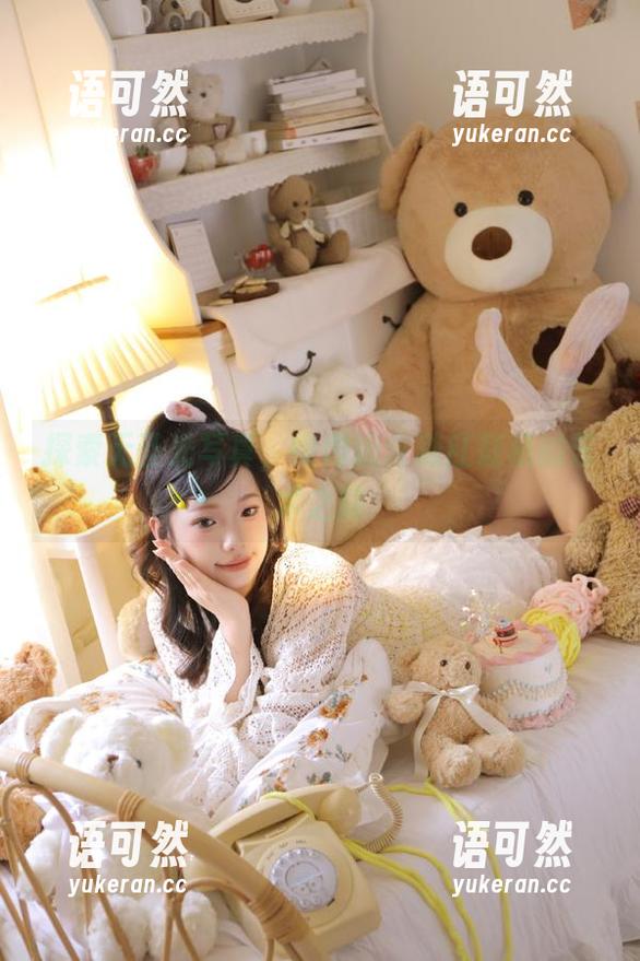 探索无圣光写真，绞肉姬牧濑红莉栖的艺术之旅