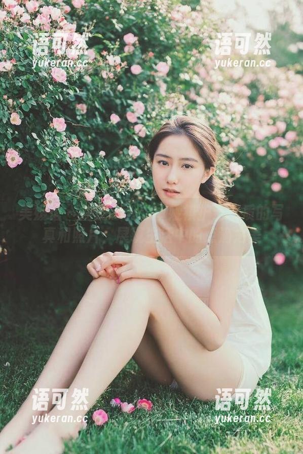 美媛馆 - 捕捉Cris_卓娅祺护士气质的写真和照片，展现生活中的点滴之美