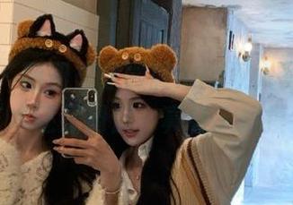 美媛馆 – 图册里徐微微mia双人写真，究竟是艺术还是调侃，真让人捉摸不透！