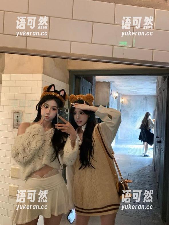 美媛馆 - 图册里徐微微mia双人写真，究竟是艺术还是调侃，真让人捉摸不透！
