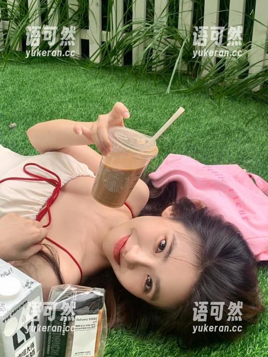 美媛馆 - 跨越界限的水水er修女：她的写真作品揭示水的深邃美