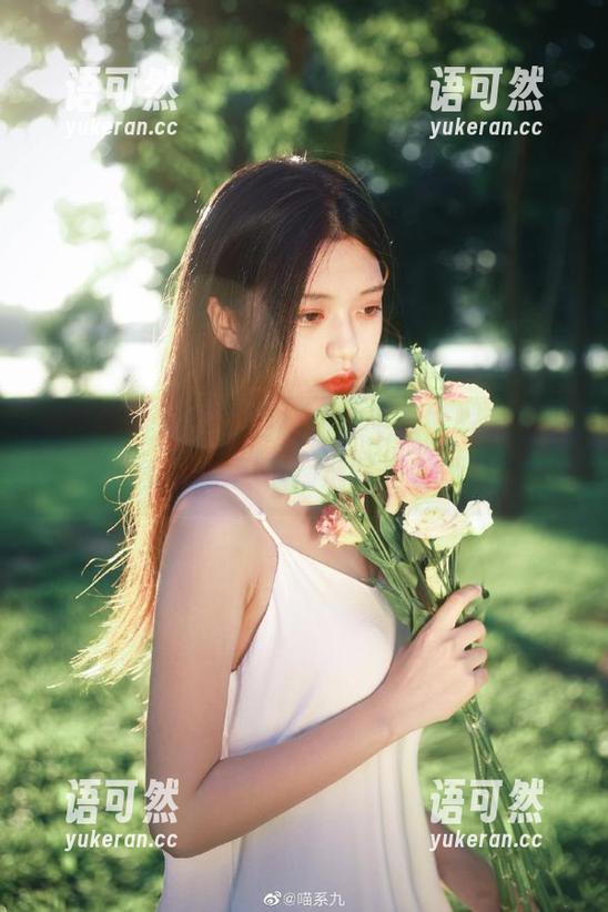 微密圈 - 发现“胜利的小生活”与连体衣的完美搭配，精选写真资源集