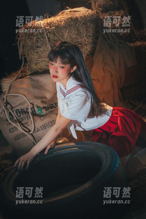 花漾show - 周于希牛仔裤写真合集，带你走进她独特的时尚世界