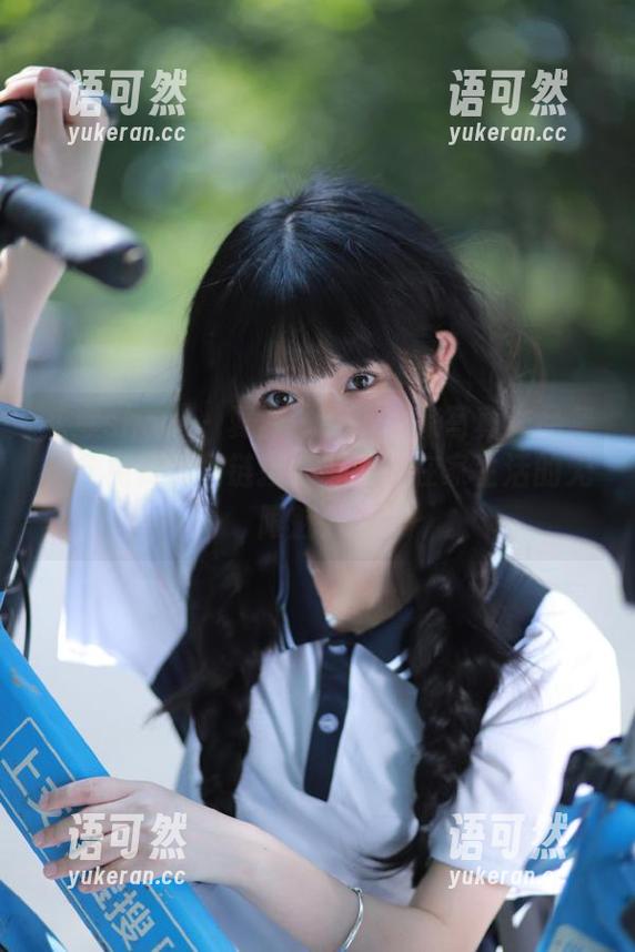花漾show - 夏沫沫tifa居家写真作品集，含免费下载链接，探索她在家生活的无限魅力！
